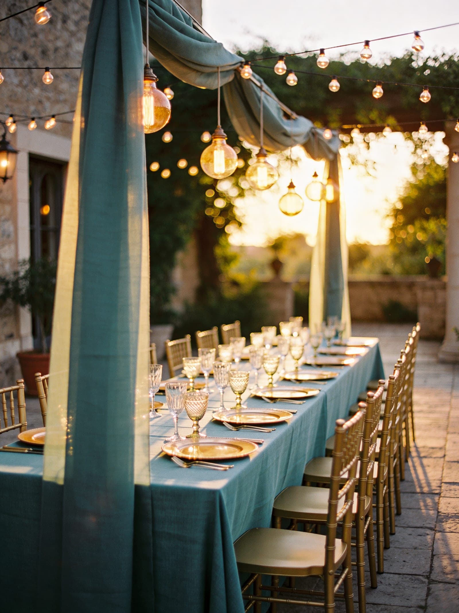 Reception table setting